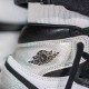 Air Jordan 1 Wmns Retro High OG 'Silver Toe'