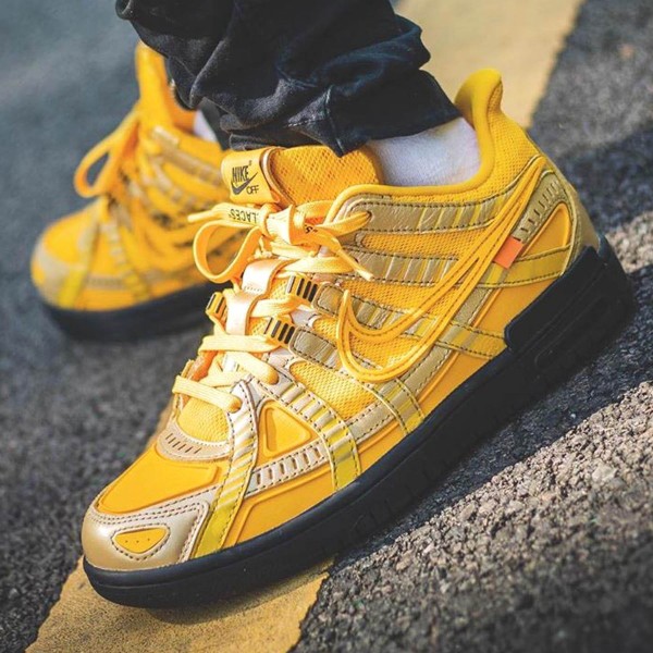 Off-White x Nike Air Rubber Dunk 'University Gold'